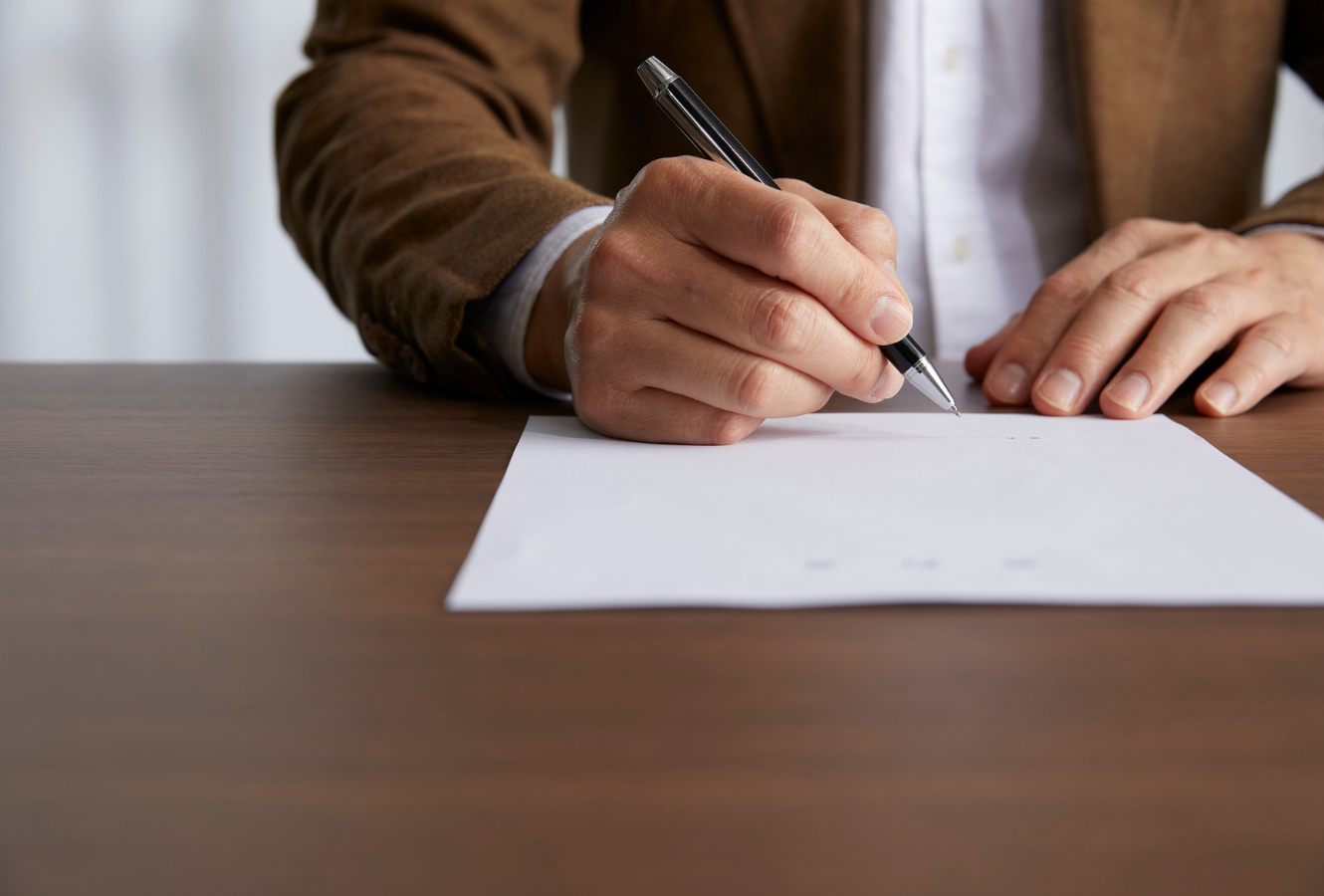 signature d’un contrat de cession de droits d’auteur